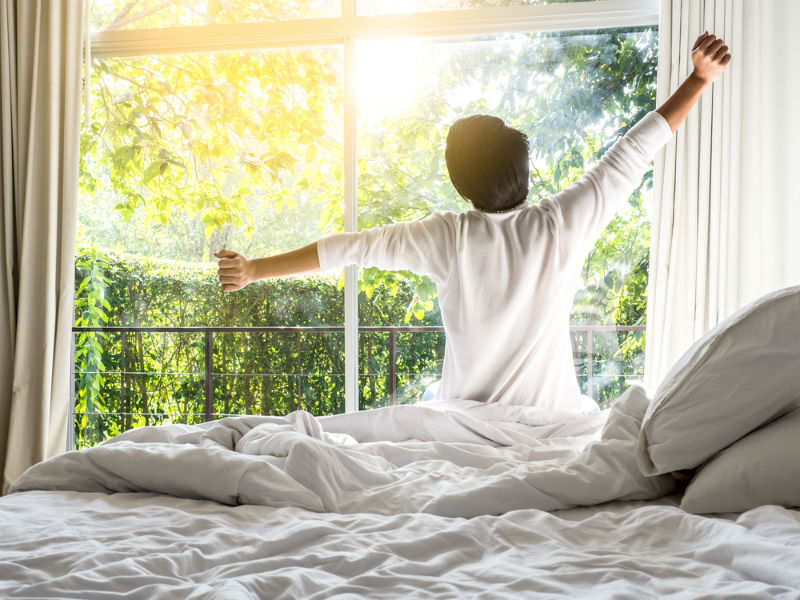 Comment se lever de bon pied grâce au Yoga